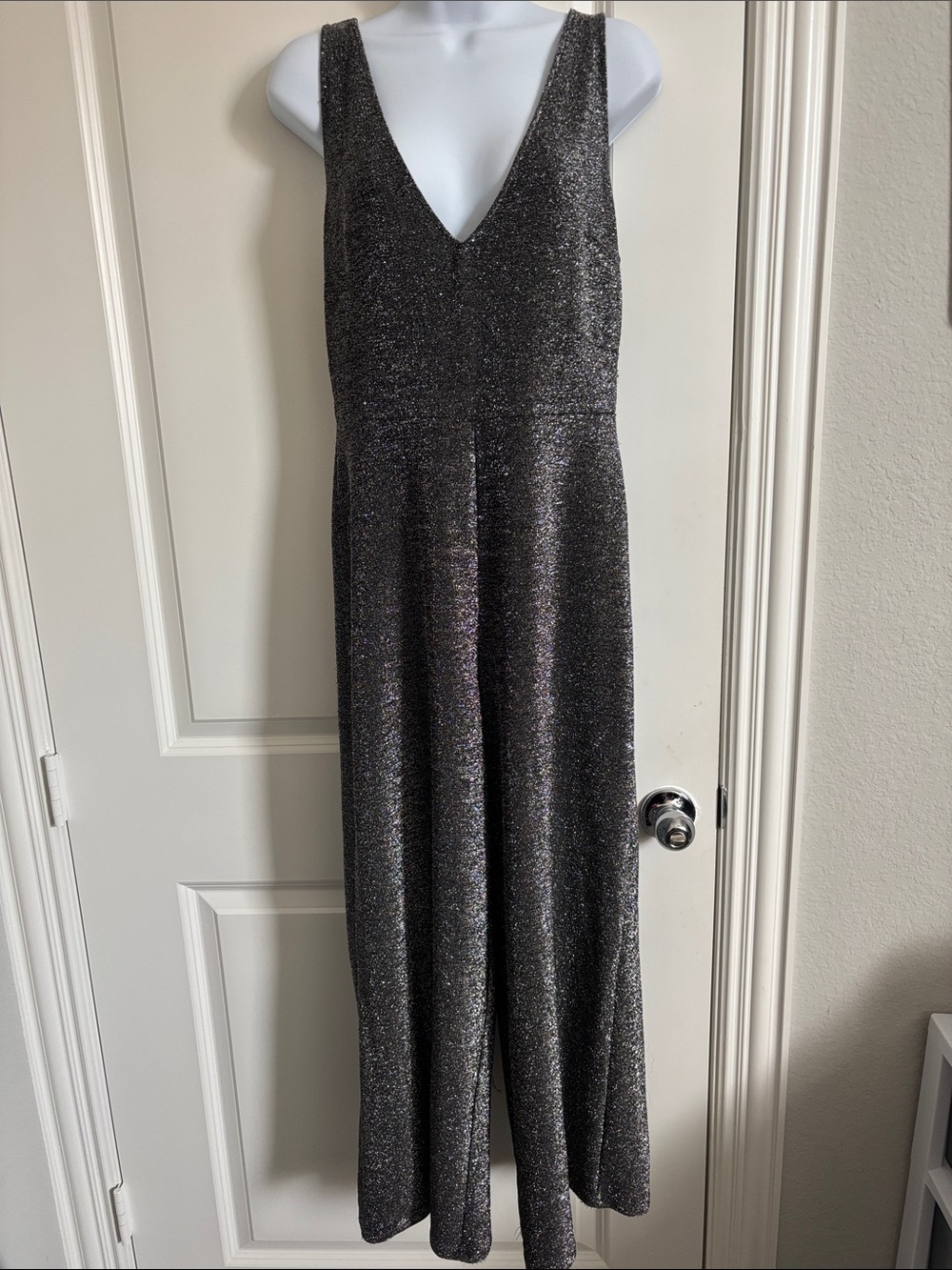Leith Silver Glittery Metallic V-Neck Wide-Leg Stretchy Jumpsuit Size M